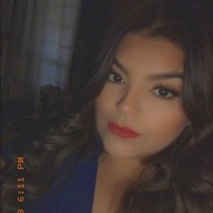 Meet your Posher, Alexia